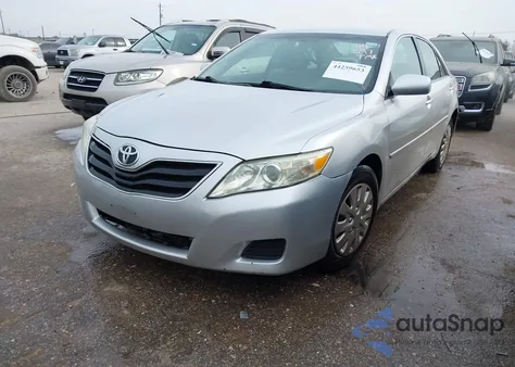 2011 Toyota Camry Le z USA, uszkodzony, nr VIN 4T1BF3EK6BU119097